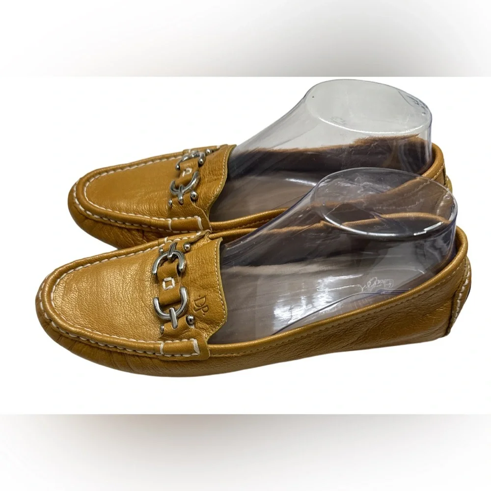 Donald J Pliner Viky Women’s ~Size 8M~ Mustard Color Loafers Flat Slip On Shoes